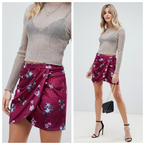 NWT ASOS Floral Wrap Velvet Fuschia Mini Skirt - Picture 1 of 5